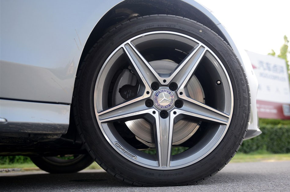 2015 C 260 L ˶ 