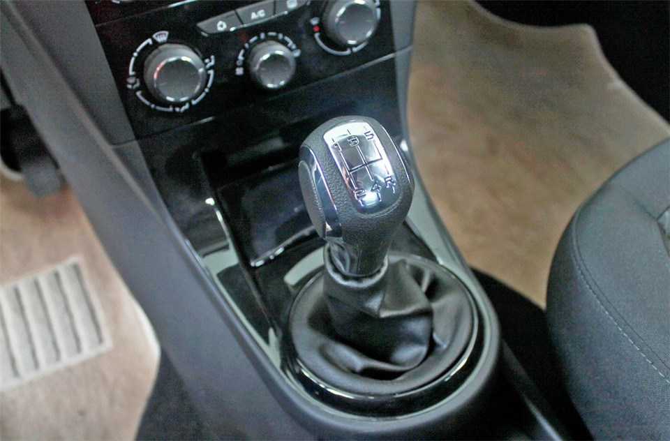  2012 1.6L AT Ʒ  
