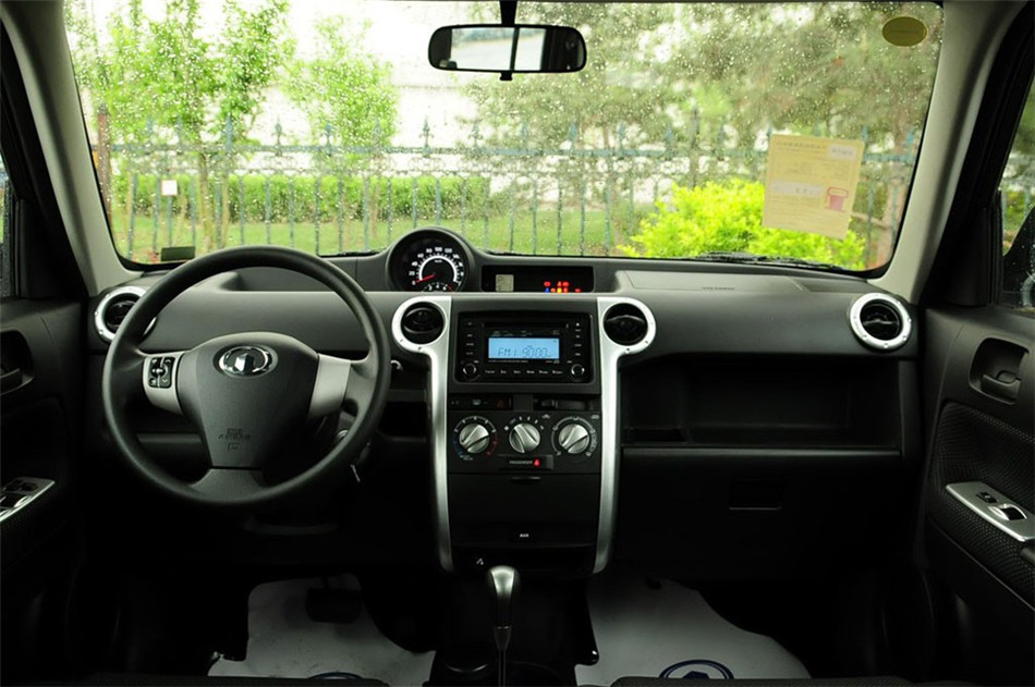  2010 1.5L CVT Ӣ 