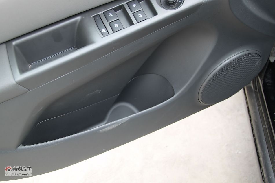 2010³1.6SLذԶ