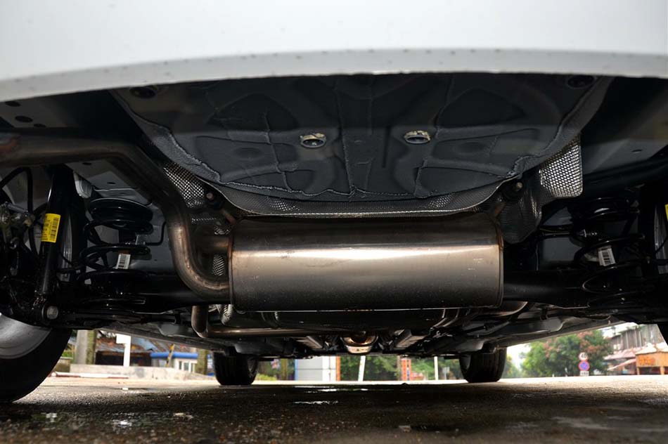 2013 Ʊ 1.6L Զ 