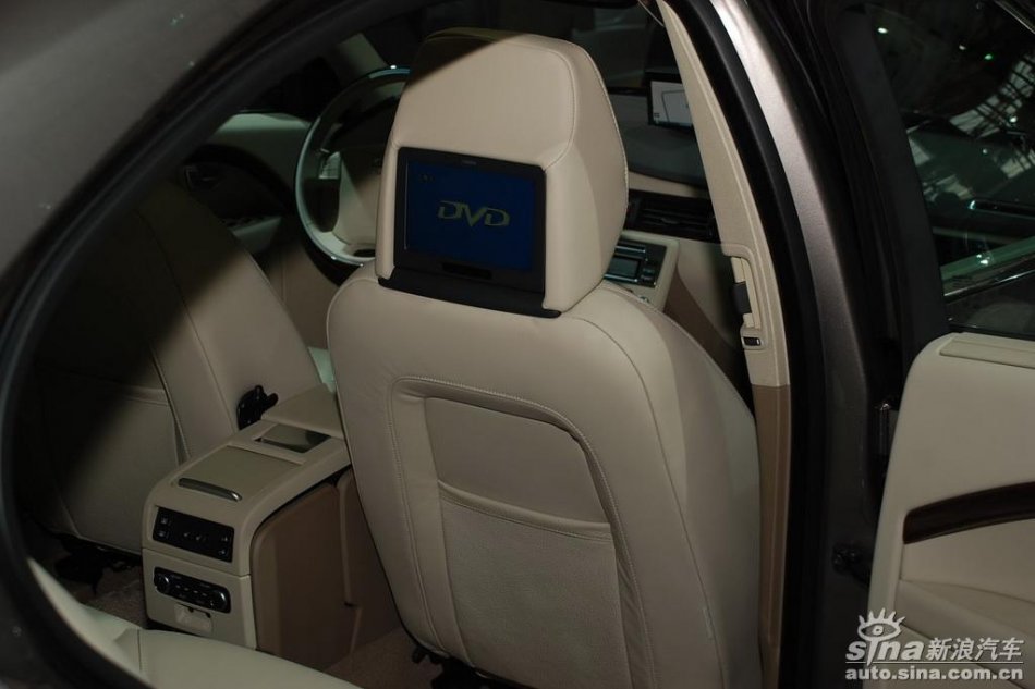ֶS80L T6 AWD