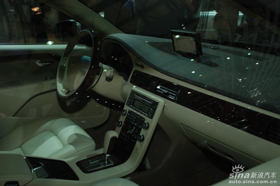 ֶS80L T6 AWD
