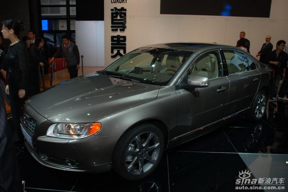 ֶS80L T6 AWD