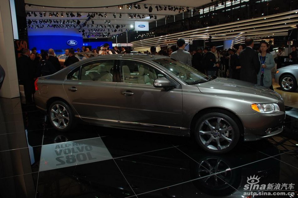 ֶS80L T6 AWD