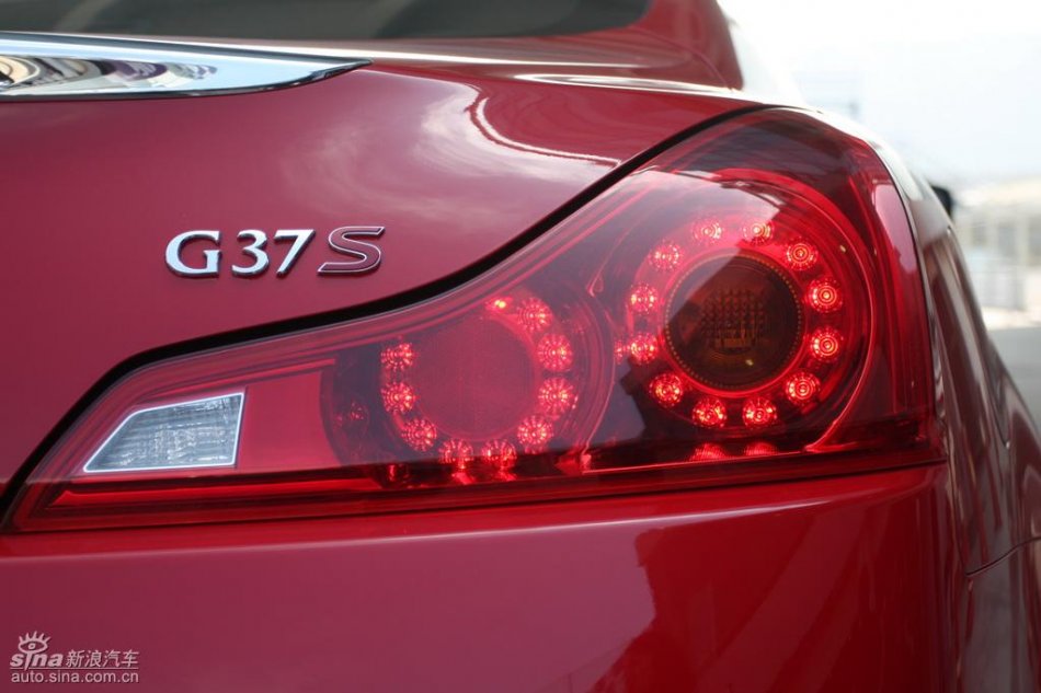 InfinitiӢG37 Coupeʵ