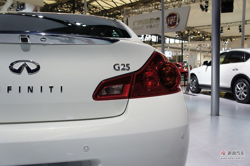ӢG25 Sedan