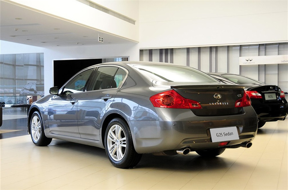 G25 Sedan ˶ 