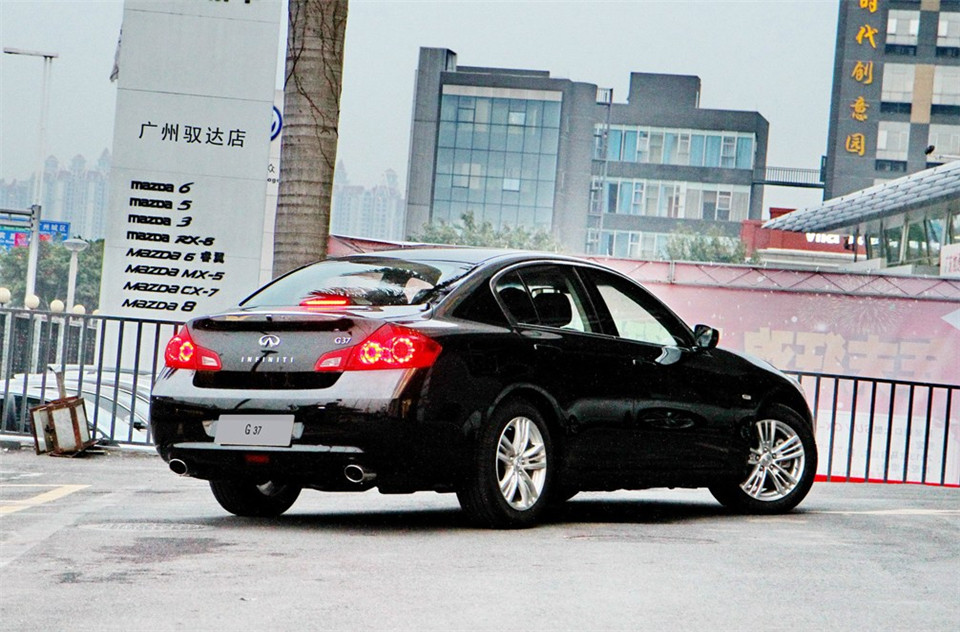 G25 Sedan ˶ 