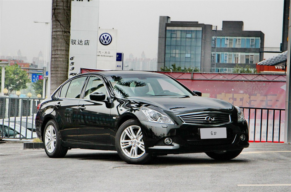 G25 Sedan ˶ 