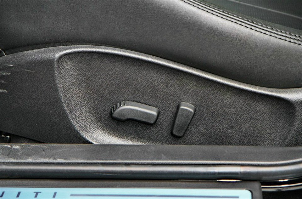 G25 Sedan ˶ 