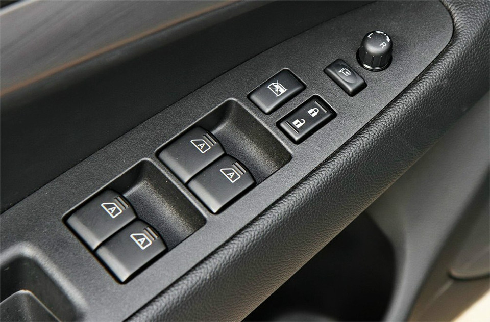 G25 Sedan ˶ 