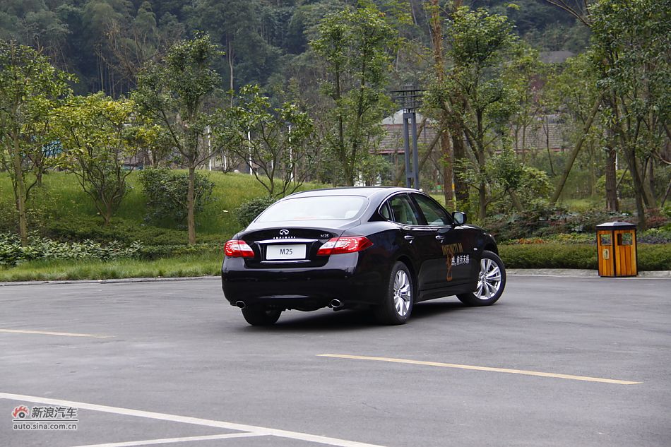 2011ӢM25