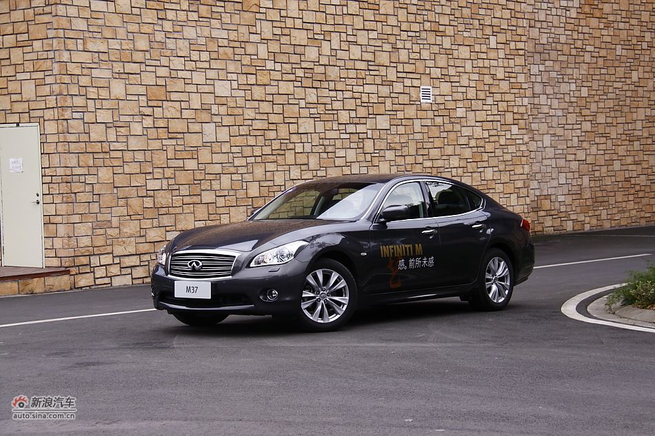 2011ӢM37