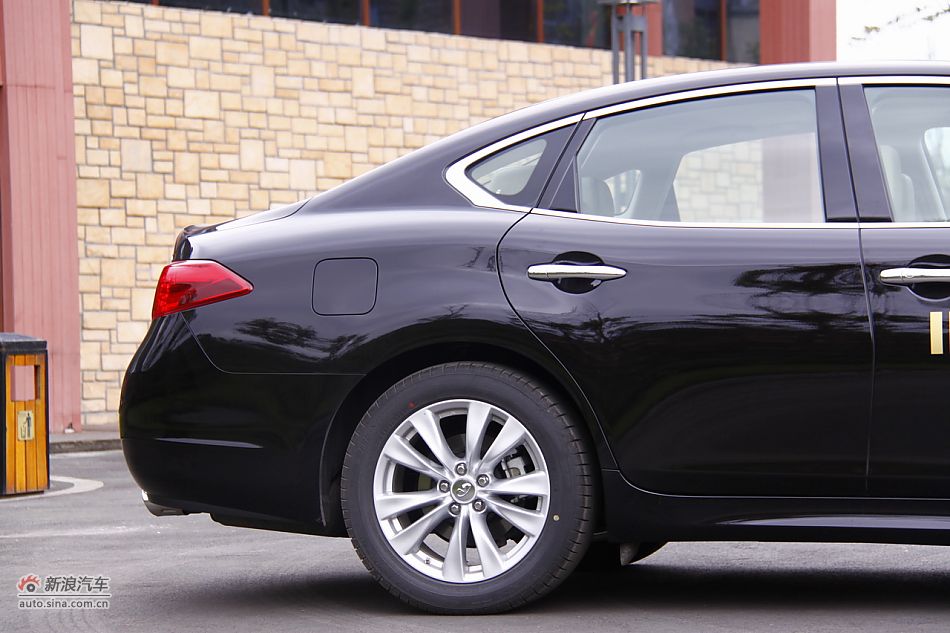 2011ӢM25