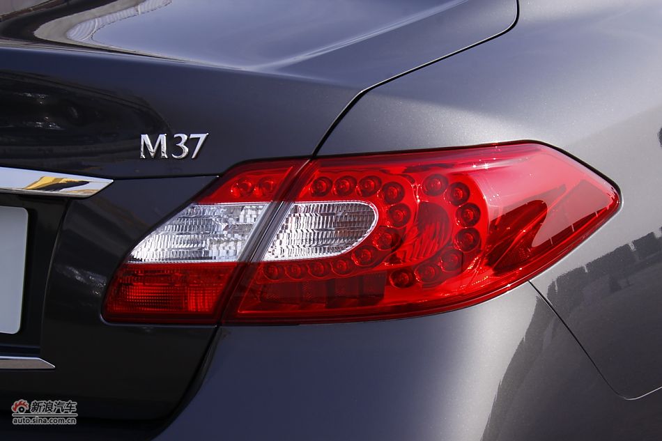 2011ӢM37