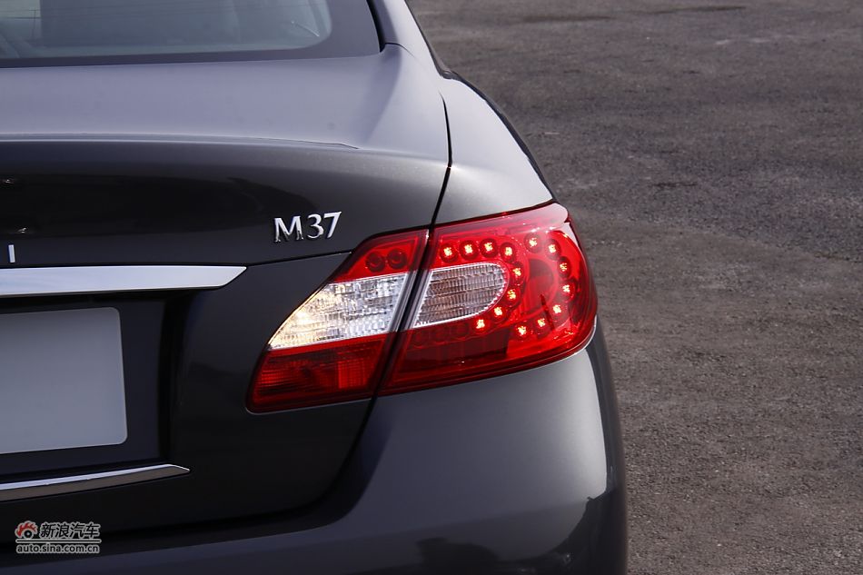 2011ӢM37