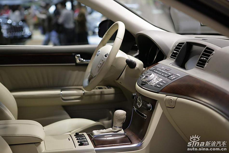 INFINITI M