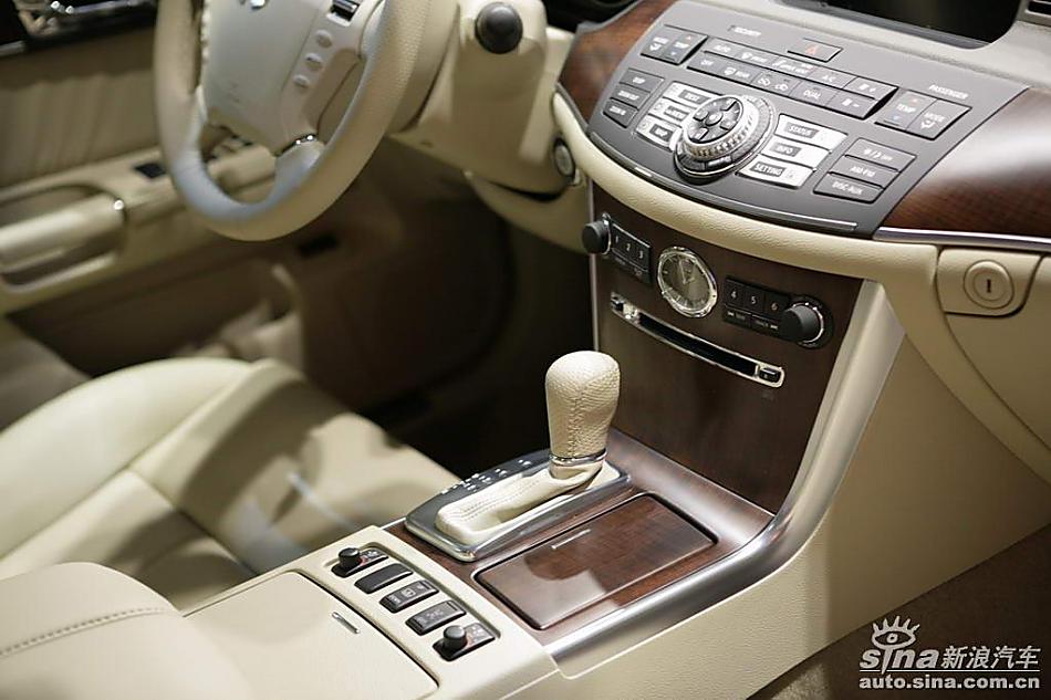 INFINITI M