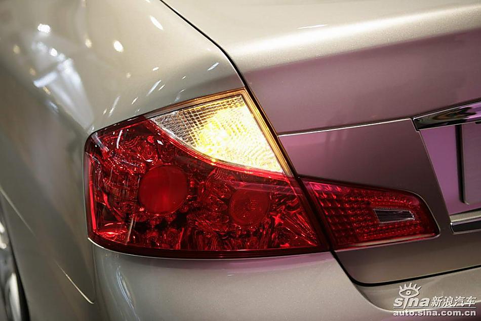 INFINITI M