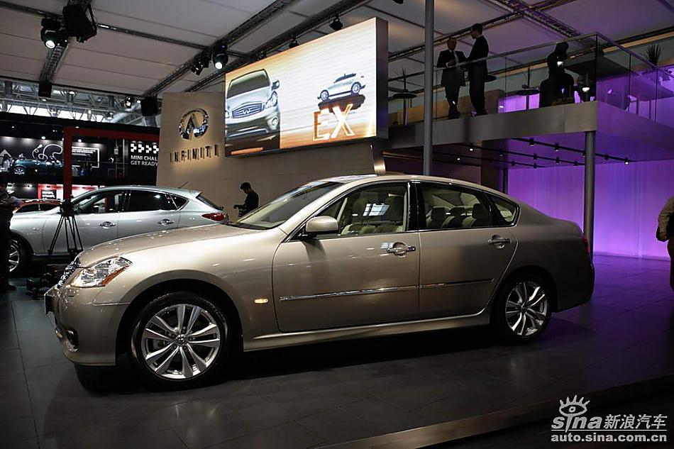 INFINITI M
