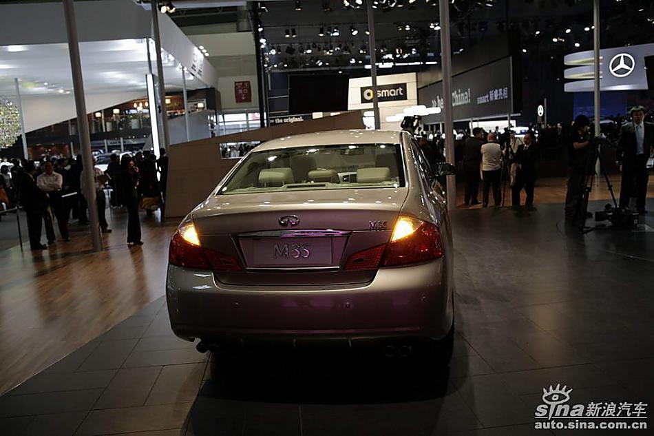 INFINITI M