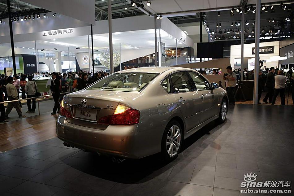 INFINITI M