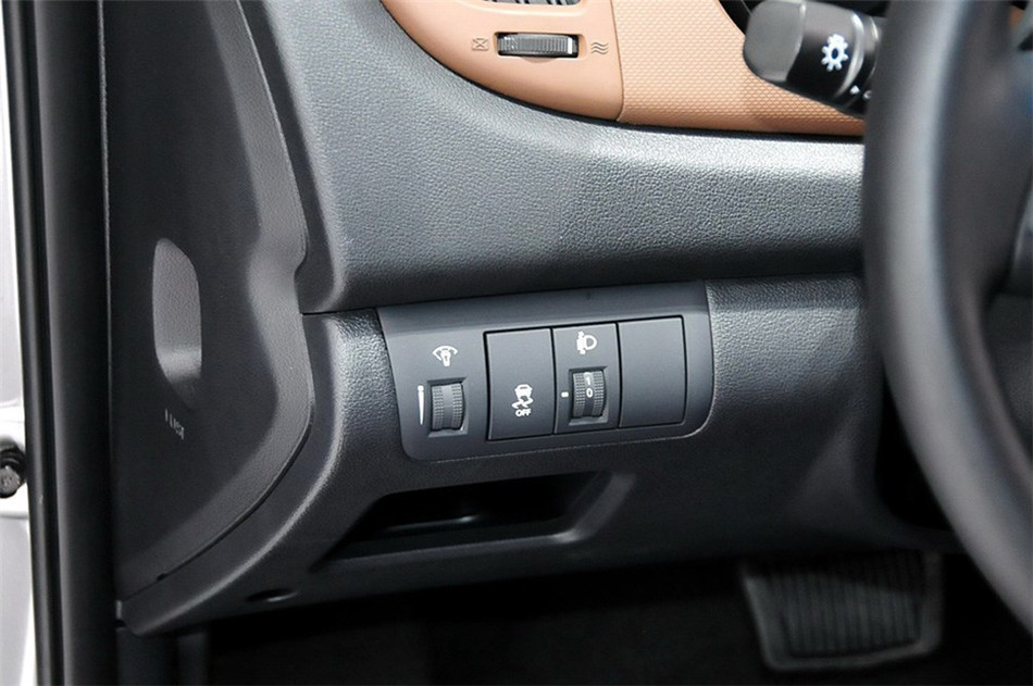 2014 1.6L AT Premium Special 