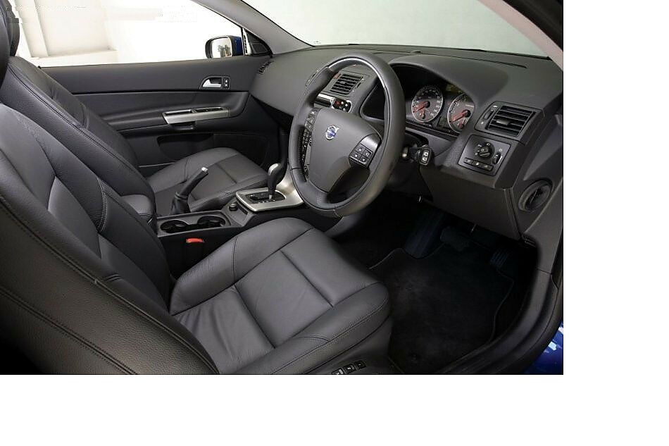 VOLVO C30
