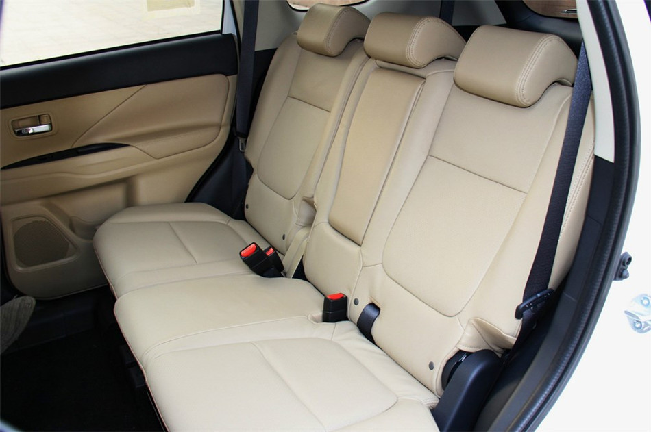 2013 2.4L CVT   7 οռ