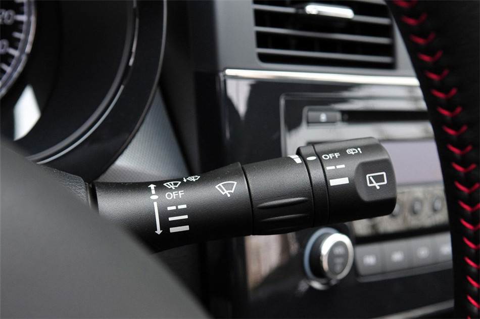 2011 1.6T M-CVT ¿ 