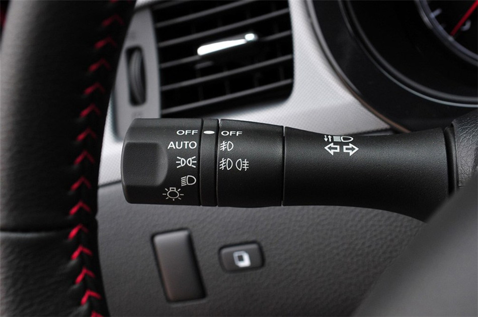 2011 1.6T M-CVT ¿ 