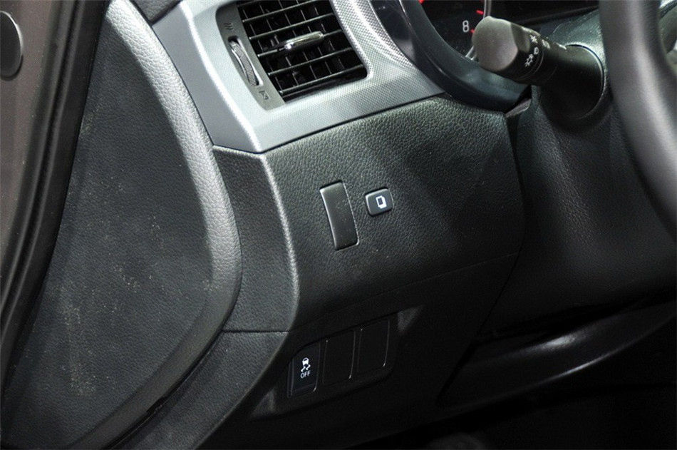 2011 1.6T M-CVT ¿ 