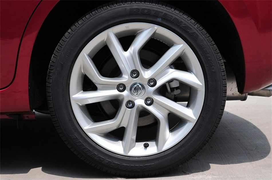 2011 1.6T M-CVT ¿ 