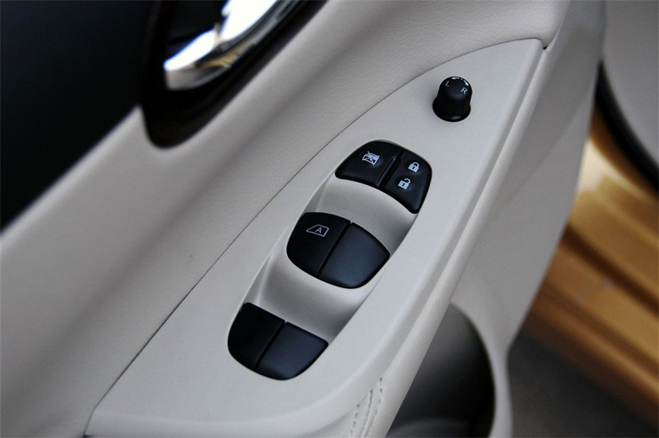 2011 1.6L CVT  οռ