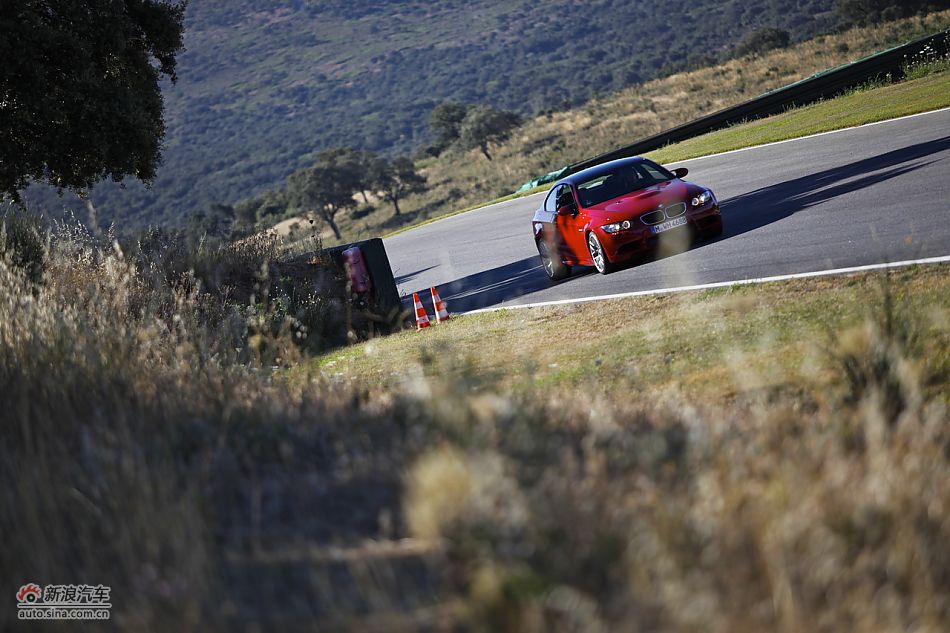M3 Competition ̬