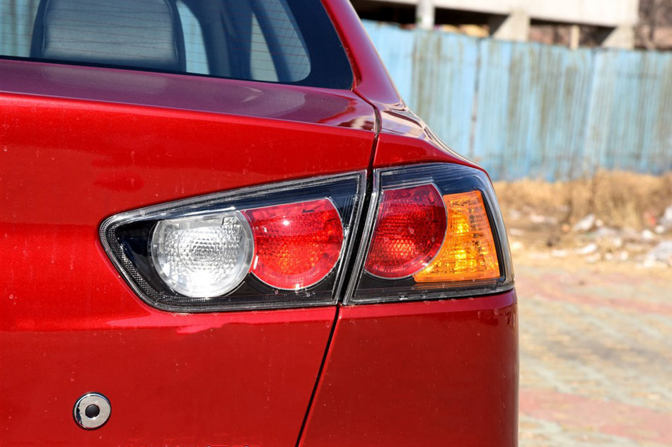 2015 1.8L CVT V ϸ