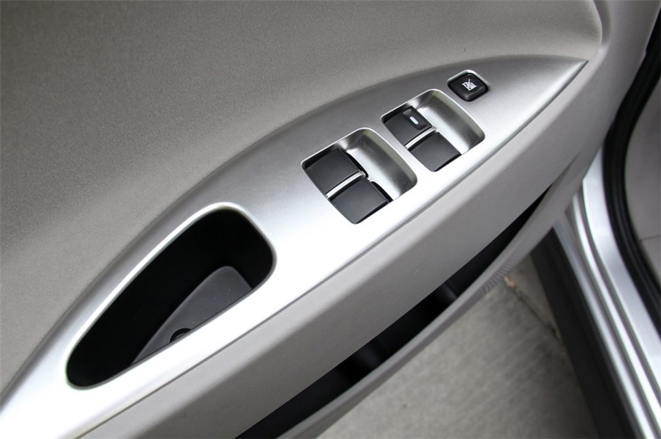 2011 2.0L AT 콢 οռ