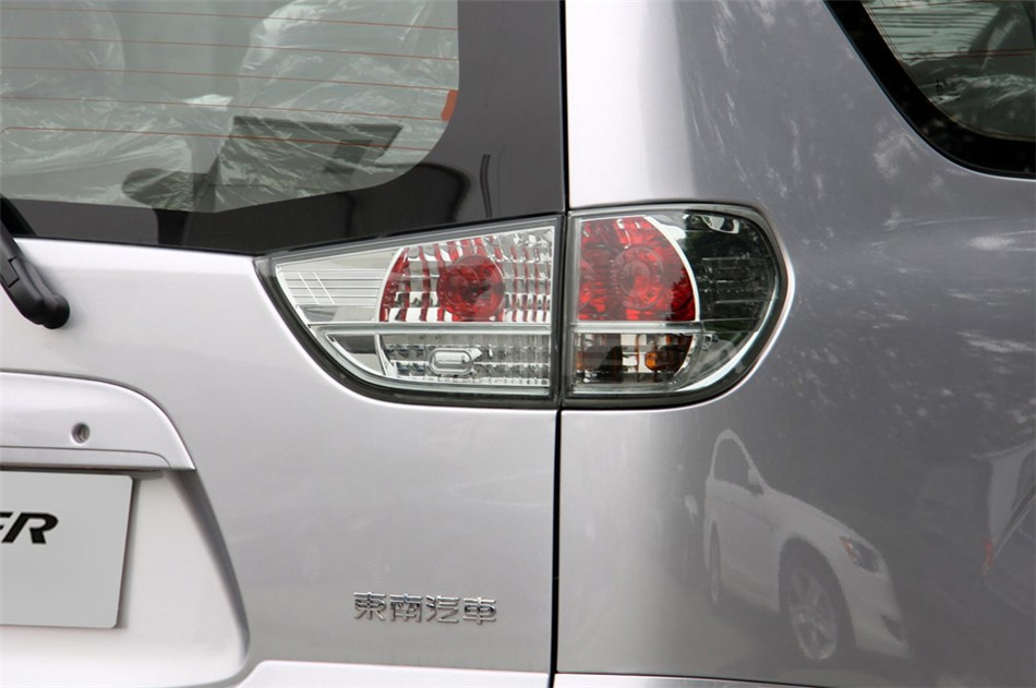 2011 2.0L AT 콢 