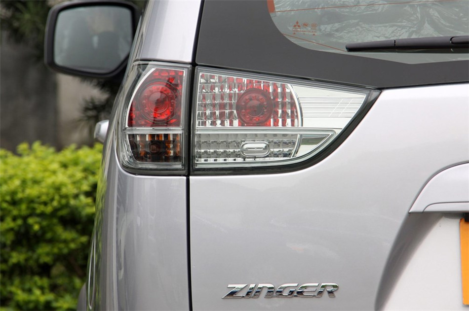 2011 2.0L AT 콢 