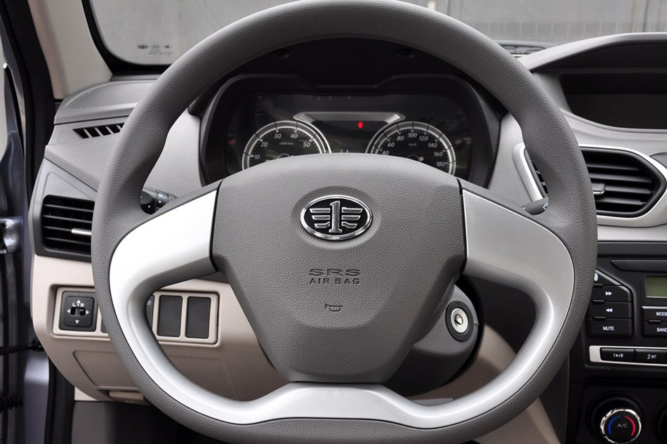 2014 1.3L ֶ 