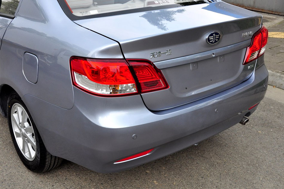 2014 1.3L ֶ 