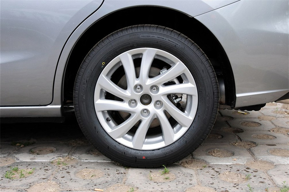 Դ5 2013 2.0L MT  ϸ