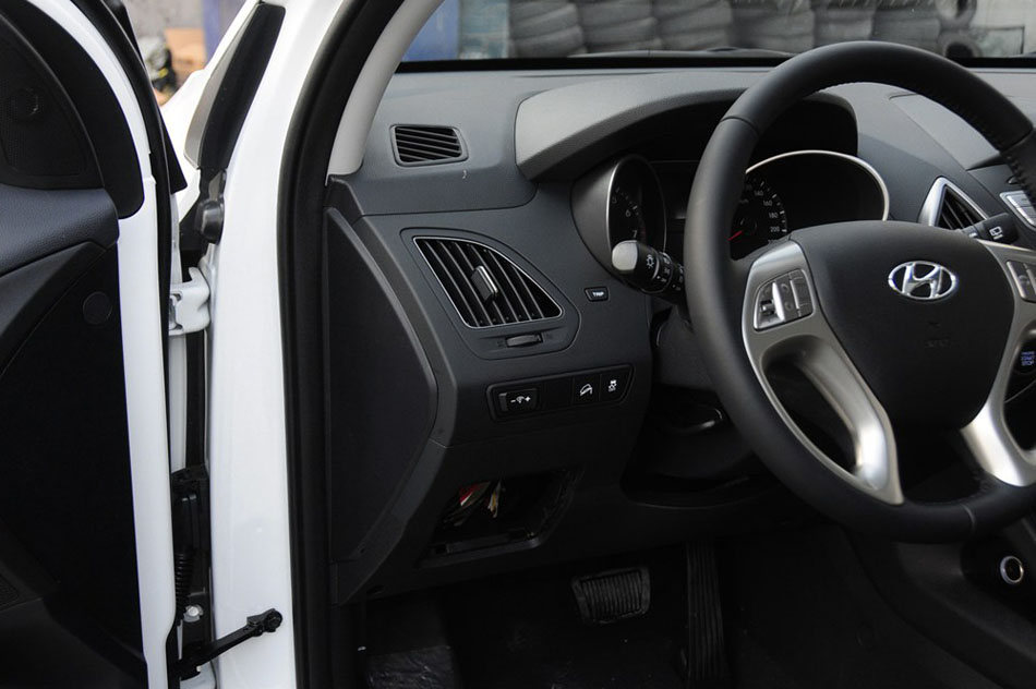 2015 2.0L Զ V 