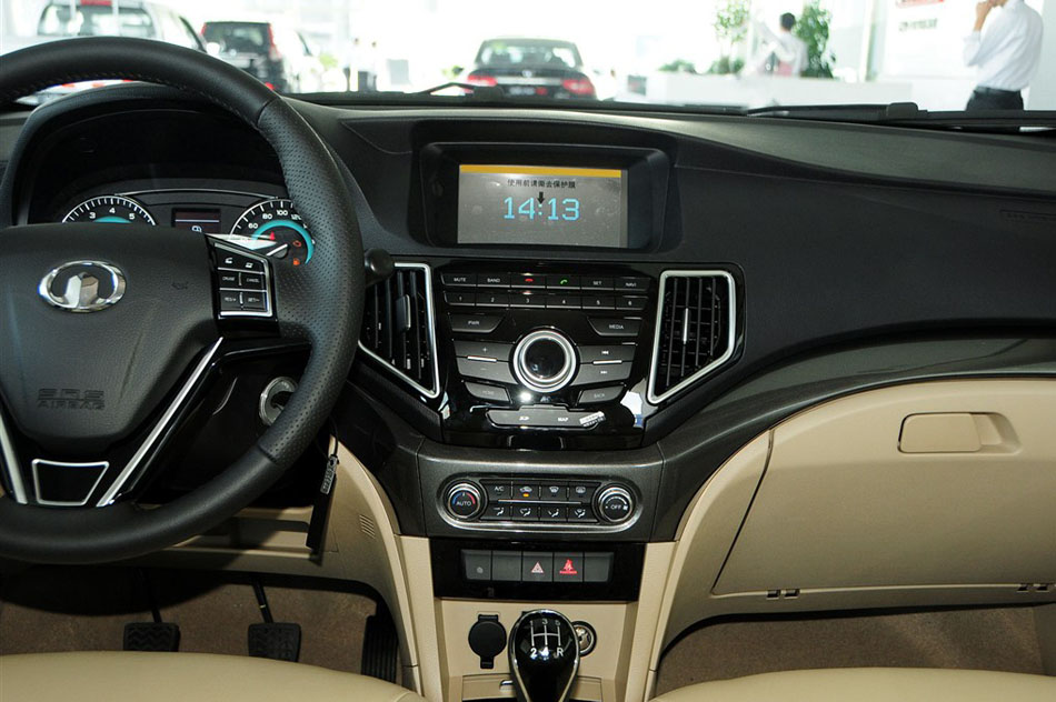 2015 1.5L ֶ 