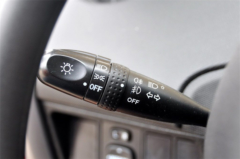 CROSS 2011 1.3L AMT 