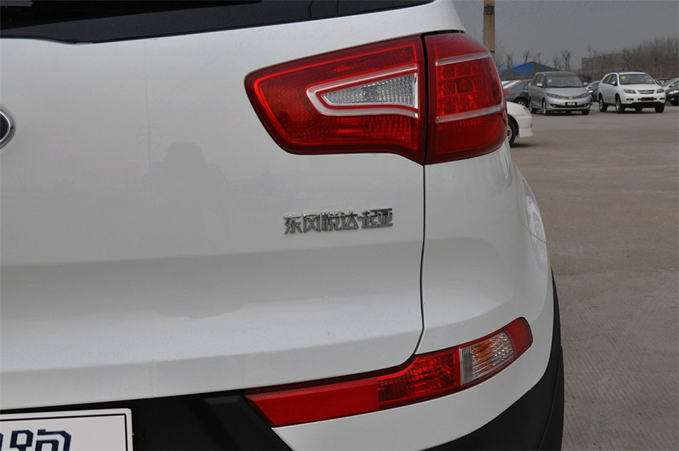  2012 2.0L  AT NAVI ϸ