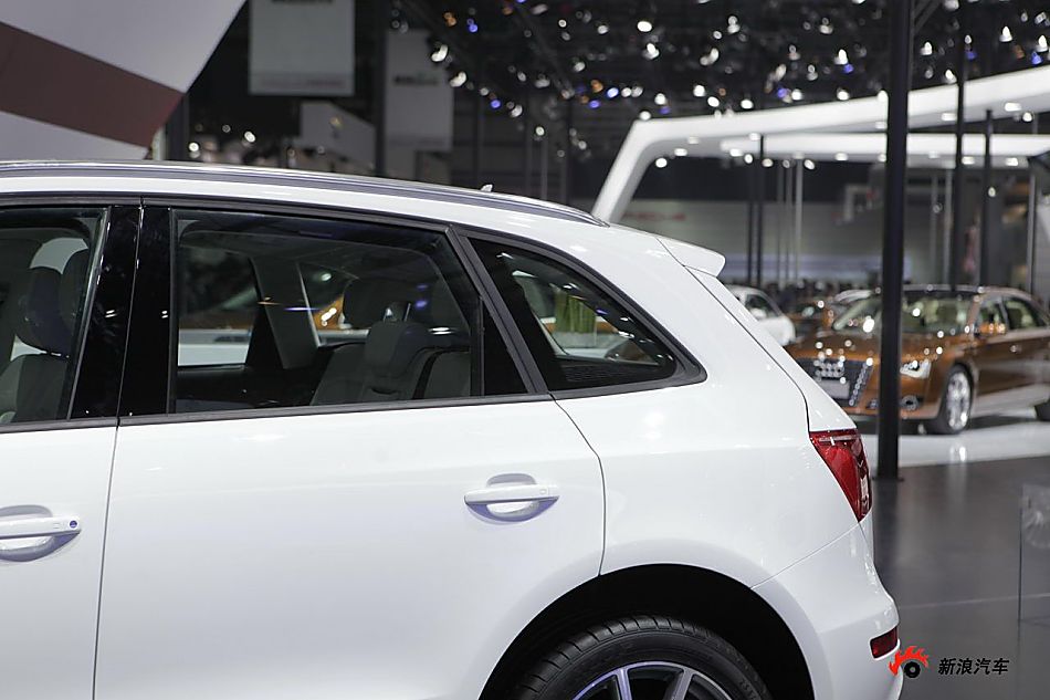 µQ5 3.2 quattro