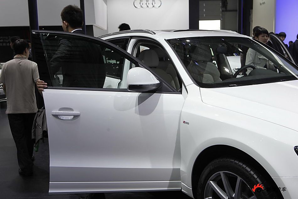 µQ5 3.2 quattro