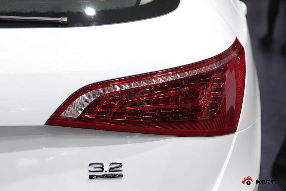 µQ5 3.2 quattro